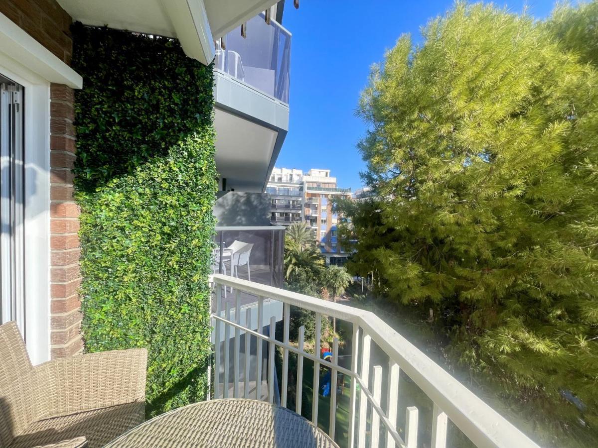 Deluxe Center Apartment Benidorm Luaran gambar